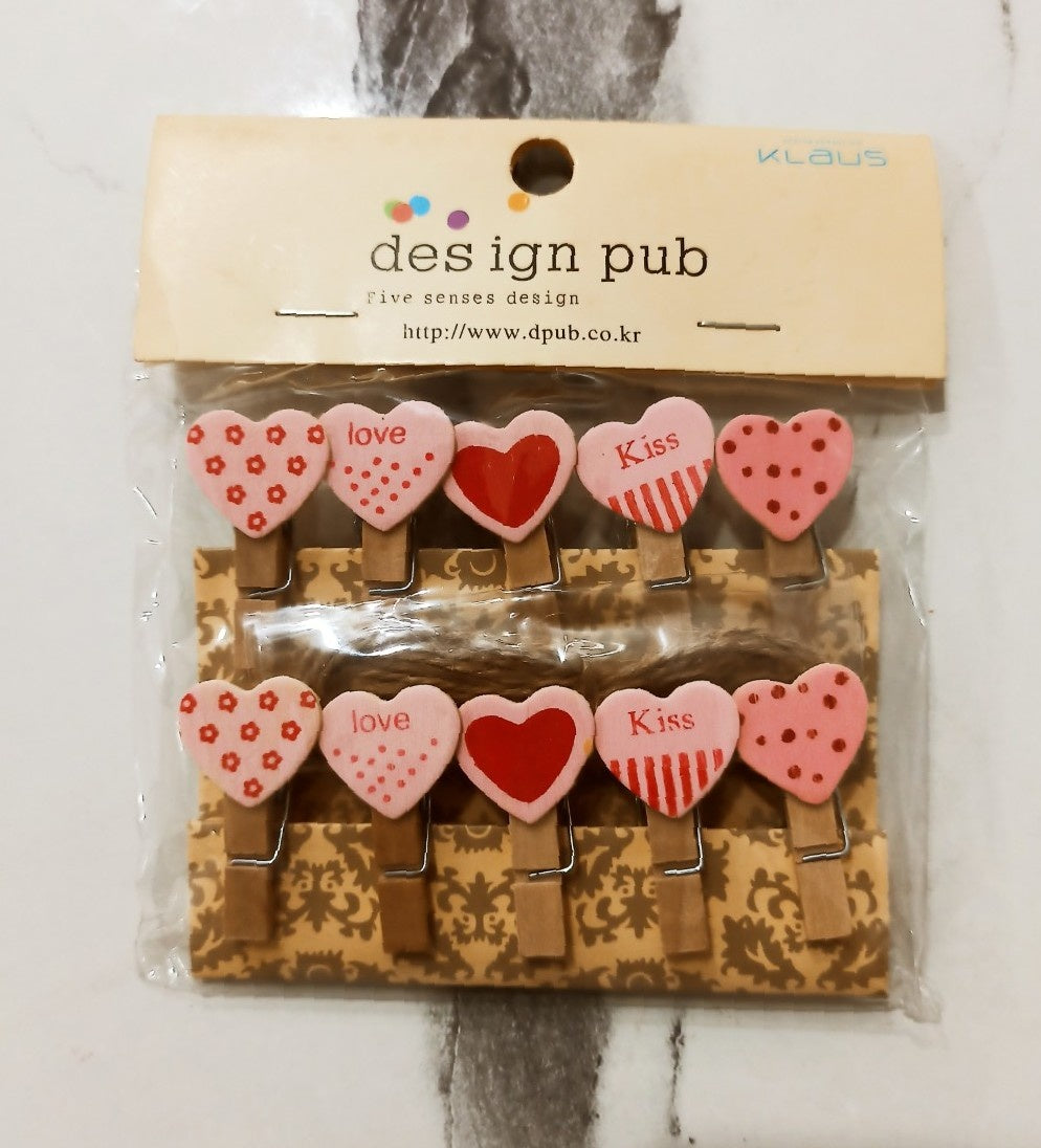 Design Pub Klaus Decorative Wooden Clips - Heart and Emoji-Themed Craft Clips Set for Photos and Crafts (Pack of 2)